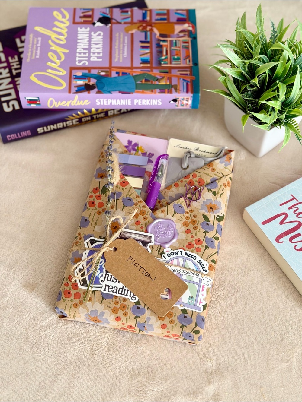 Blind Date With a Book | Mystery Book | Book Lover Gift | BookTok
 – PURPLE - Picture 4 of 5
